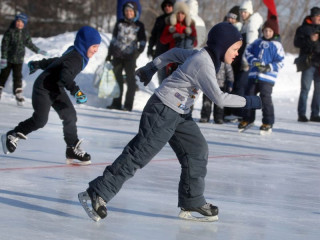 Более 200 участников собрали соревнования «Лед надежды нашей» в Барнауле