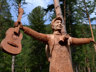 В крае началась подготовка ко II Международному фестивалю деревянной скульптуры «Алтай. Притяжение»