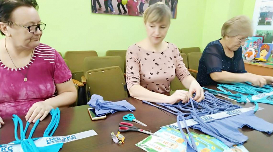 Жительниц Барнаула научили изготовлению продуктовых авосек на замену пластиковым пакетам