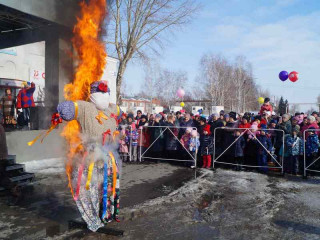 В Алтайском крае на благоустроенных по федеральным проектам общественных территориях проводили зиму