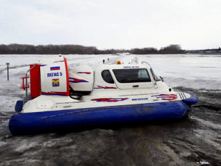 В Камне-на-Оби Алтайского края организовали транспортную переправу жителей через реку Обь
