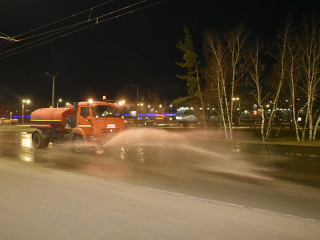 В Барнауле продезинфицировали основные улицы вместе с тротуарами