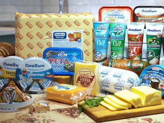 Более тонны своей продукции передал Алтайский завод плавленых сыров в проект «Продуктовая помощь» акции #МЫВМЕСТЕ