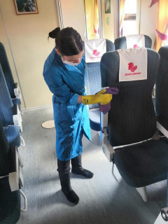 В Алтайском крае еженедельную дезинфекцию проходят почти 700 вагонов поездов пригородного сообщения