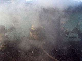 В Славгороде Алтайского края спасли двоих детей благодаря своевременному сигналу пожарного извещателя