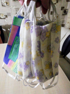 «Творим добро вместе»: жительницы Змеиногорского района Алтайского края шьют для земляков защитные маски