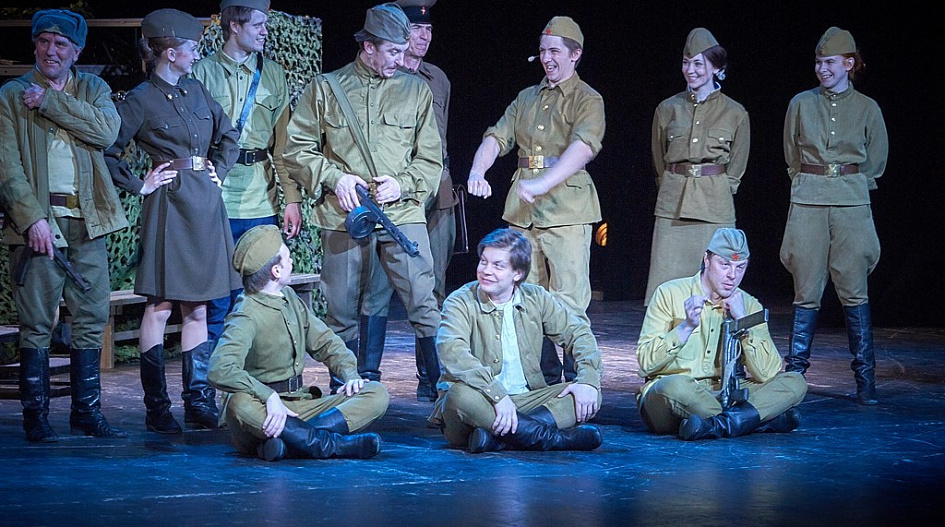 В День Победы Молодёжный театр Алтая покажет спектакль «Колокола памяти»