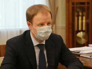 Губернатор Виктор Томенко и начальник Западно-Сибирской железной дороги Александр Грицай обсудили планы развития железнодорожной инфраструктуры в Алтайском крае