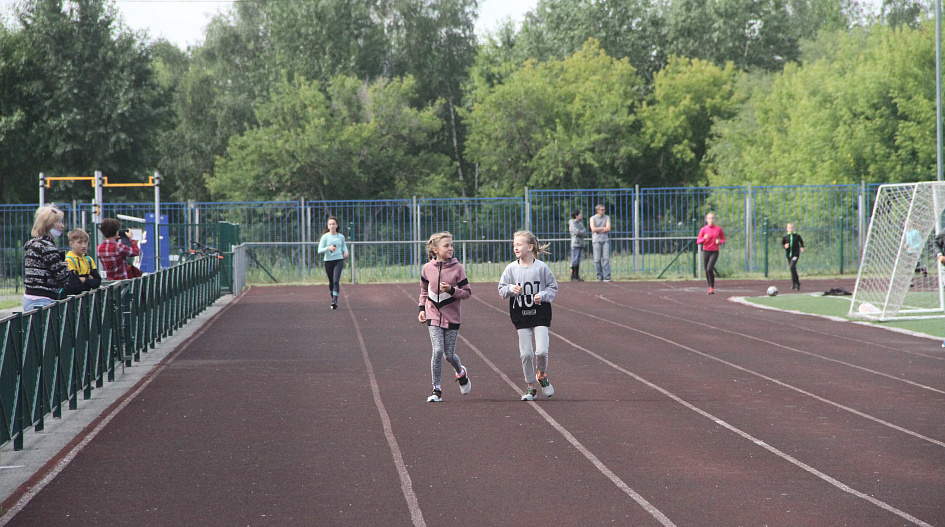 Воспитанники барнаульских спортшкол тренируются с соблюдением санитарных норм