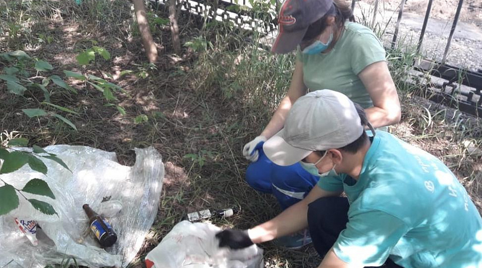 Молодежную акцию по санитарной очистке парка имени В.И. Ленина провели в Барнауле