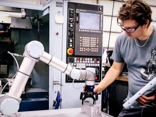 В Алтайском государственном техническом университете второй год реализуют уникальную образовательную программу в сфере мехатроники и робототехники