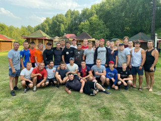 В учебно-тренировочных сборах алтайских борцов принял участие двукратный чемпион Европы Адам Курак