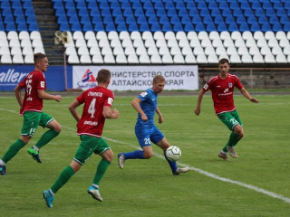Алтайская команда «Динамо» сыграла первый домашний матч сезона в рамках первенства Профессиональной футбольной лиги