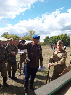 Реконструкция боя на левобережье Днепра состоялась в Шипуновском районе Алтайского края в День Государственного флага России