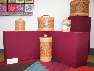 Свыше 140 лучших произведений мастеров Алтайского края представили в Барнауле