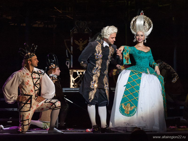 Алтайский государственный музыкальный театр открывает сезон премьерой спектакля «Золотой теленок»