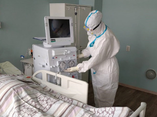 Алтайское предприятие передало в ковидный госпиталь медицинское оборудование стоимостью более 1,4 миллиона рублей