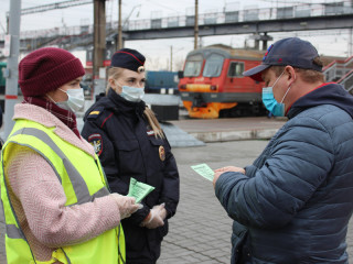 Все вагоны пригородных электропоездов в Алтайском крае проходят ежедневную санитарную обработку