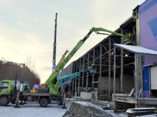 В Барнауле продолжают техническое перевооружение здания под временный ковидный госпиталь