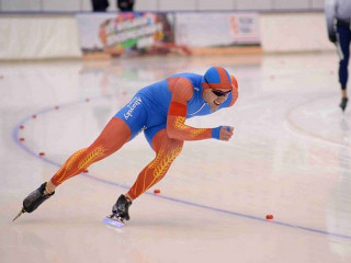 Алтайский конькобежец Виктор Муштаков завоевал две медали на чемпионате России