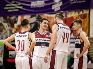 Алтайские баскетболисты поднялись на первое место турнирной таблицы чемпионата России