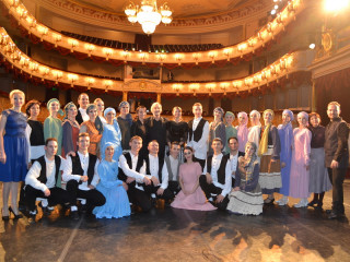 Государственный молодежный ансамбль песни и танца Алтая поздравил с юбилеем легендарного балетмейстера Владимира Васильева