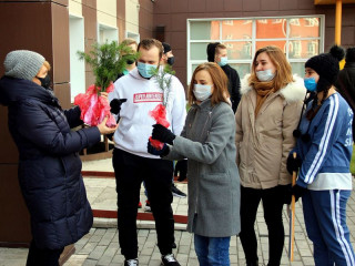 В Барнауле студенты из разных стран заложили Аллею единства