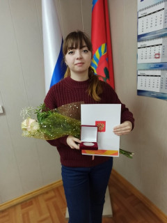 Более 200 волонтеров Алтайского края удостоены памятных медалей за бескорыстный труд в рамках акции взаимопомощи #МЫВМЕСТЕ