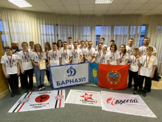 26 медалей завоевали 24 алтайских спортсмена на Всероссийских соревнованиях по восточному боевому единоборству кобудо