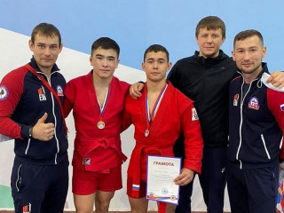 33 медали завоевали алтайские спортсмены на чемпионате и первенстве Сибири по спортивному и боевому самбо