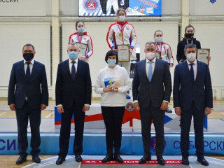 Алтайские саблистки впервые завоевали командное золото Всероссийского турнира по фехтованию на призы Станислава Позднякова