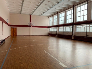 Более двух с половиной миллионов рублей направили на капитальный ремонт спортивного зала в Барнауле