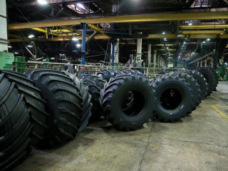 Алтайское предприятие запустило в серийное производство несколько новых моделей шин для тракторов и других сельхозмашин