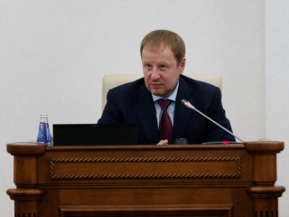Губернатор Виктор Томенко выступил на первой в 2021 году сессии Алтайского краевого Законодательного Собрания