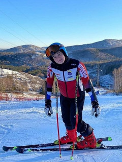 Еще две медали завоевала алтайская горнолыжница на первенстве Сибири