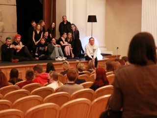 В Молодежном театре Алтая пройдет встреча с петербургским режиссером Максимом Соколовым