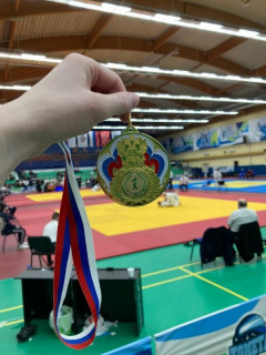 Четыре золотые, две серебряные и четыре бронзовые медали завоевали спортсмены из Алтайского края на первенстве России по джиу-джитсу