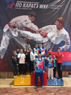 19 медалей завоевали алтайские спортсмены на межрегиональном турнире по карате памяти Игоря Токарева