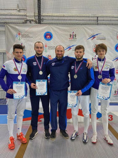 Алтайские спортсмены стали серебряными призерами чемпионата Сибирского федерального округа по фехтованию на саблях