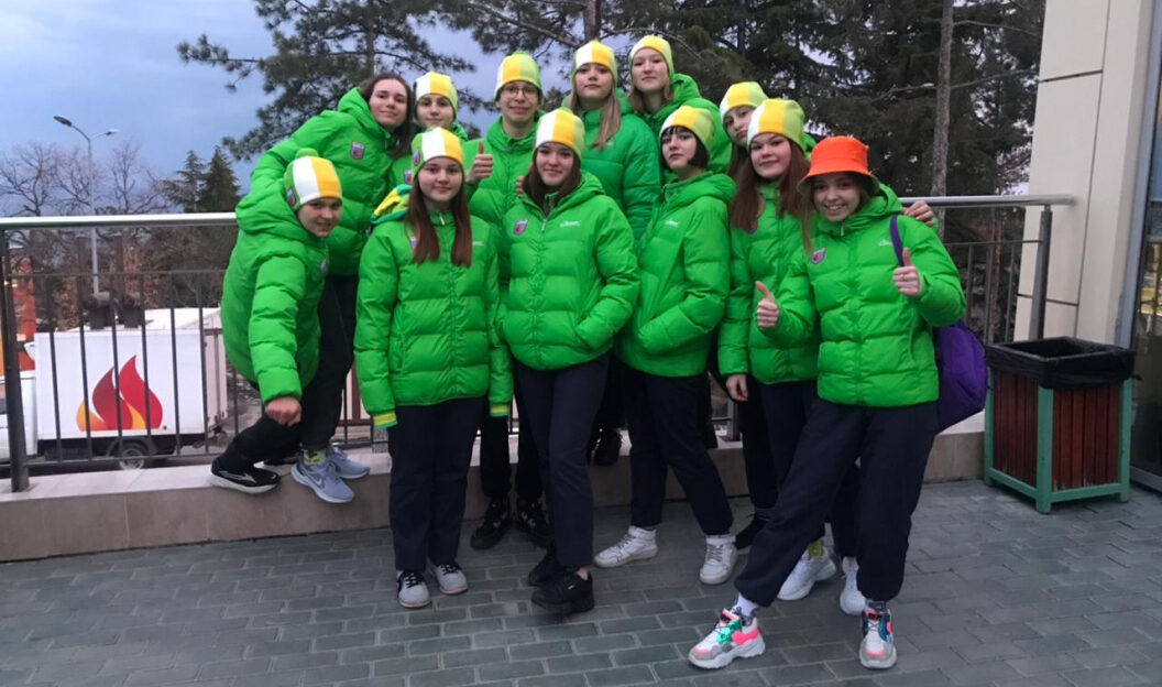 Участники барнаульского коллектива «Веретенце», победившие во Всероссийском фестивале народной культуры, провели каникулы в МДЦ «Артек»