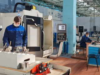 Тренировки участников отборочных соревнований в национальный финал WorldSkills Russia – 2021 организовали на алтайском заводе «Ротор»