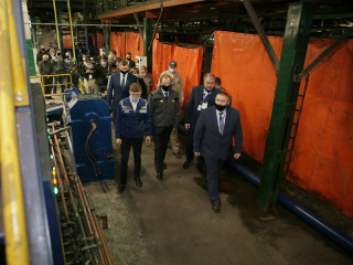 Губернатор Алтайского края Виктор Томенко принял участие в открытии новой промышленной линии для изготовления шинной продукции «Нортек»