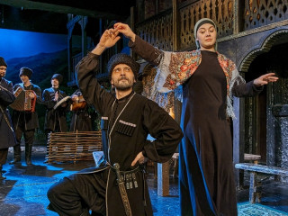 Один из лучших российских театров представит в Барнауле премьеру грузинской комедии