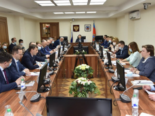 Члены Правительства Алтайского края ответили на вопросы депутатов по отчету Губернатора о деятельности Правительства региона в 2020 году