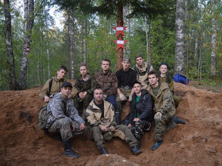 Алтайские поисковики передали еще один солдатский медальон родственникам бойца, погибшего в Великую Отечественную войну