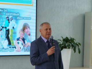 Провести в Алтайском крае встречу семей, ведущих здоровый образ жизни, решили на открытом уроке «Здоровье – основа национальных целей развития»