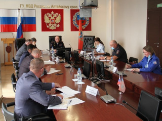 Вопросы безопасности дорожного движения обсудили в Барнауле