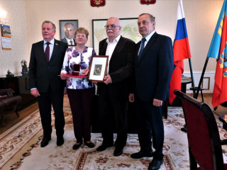 Родственникам родившегося на Алтае героя Великой Отечественной войны передали его боевую награду
