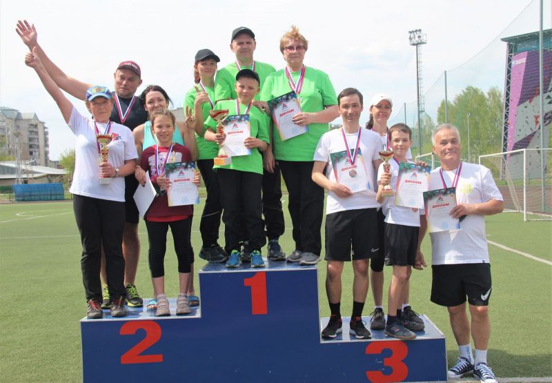 Барнаульская семья Щегловых стала победителем регионального фестиваля ГТО и представит Алтайский край на всероссийских соревнованиях