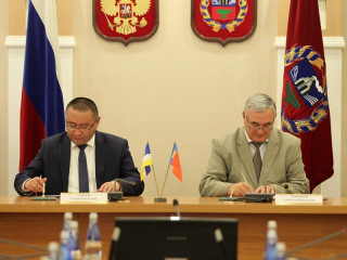 В Правительстве региона подписали план мероприятий на 2021-2023 годы по реализации Соглашения между Алтайским краем и Республикой Бурятия